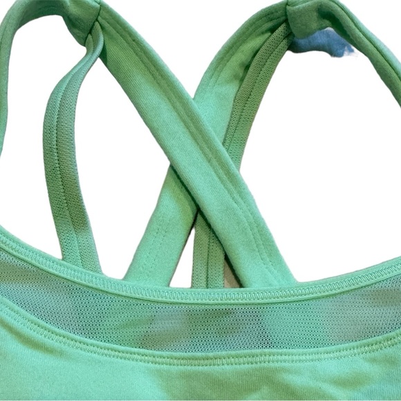 Lululemon  workout tank - Picture 3 of 5